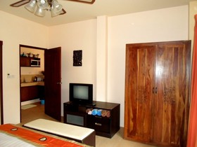 Baan Tropicana