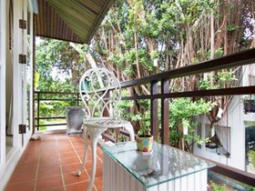 Banyan House Samui Bed and Breakfast