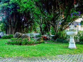 Banyan House Samui Bed and Breakfast