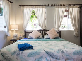 Banyan House Samui Bed and Breakfast