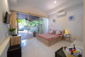 Banyan House Samui Bed and Breakfast