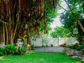 Banyan House Samui Bed and Breakfast
