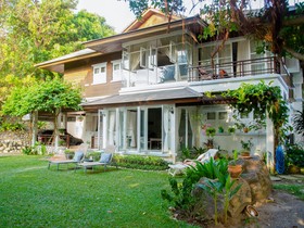 Banyan House Samui Bed and Breakfast