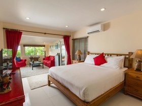 Boujis Boutique Resort