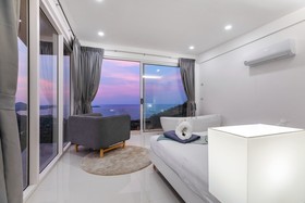 Chaweng Noi Luxury Morden Style 4-BR Dream Villa
