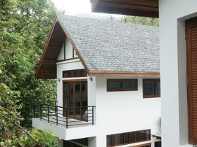 Creek Villa