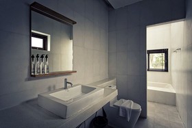 Creek Villa