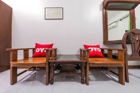 Dumrong Town Hotel by OYO Rooms