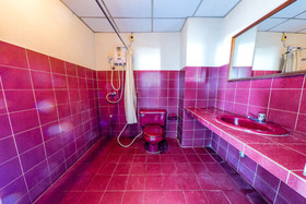 Dumrong Town Hotel by OYO Rooms