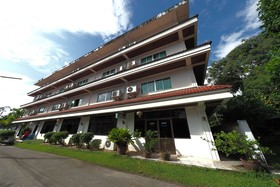 Dumrong Town Hotel by OYO Rooms