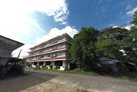 Dumrong Town Hotel by OYO Rooms