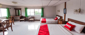 Dumrong Town Hotel by OYO Rooms