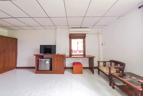 Dumrong Town Hotel by OYO Rooms