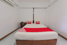 Dumrong Town Hotel by OYO Rooms