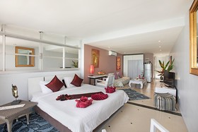 Enjoy Hotel