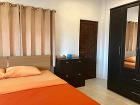 Hiranyika Cafe And Bed