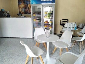 Island Hopperz Hostel Cafe Workspace Buds