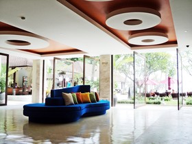 Iyara Beach Hotel & Plaza