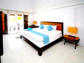 Iyara Beach Hotel & Plaza