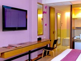 Iyara Beach Hotel & Plaza