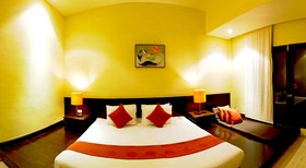 Iyara Beach Hotel & Plaza