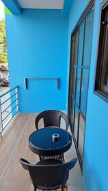 J & Ariya Hotel
