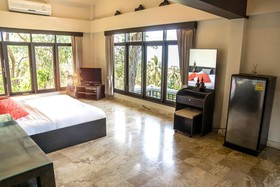 Jungle Emerald Rock Luxury Villa
