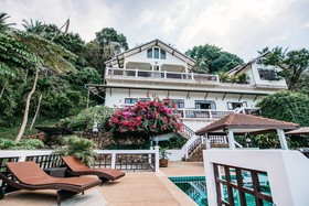 Jungle Emerald Rock Luxury Villa