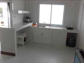 Krisada Beach Resort