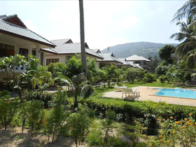 Krisada Beach Resort