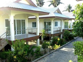 Krisada Beach Resort