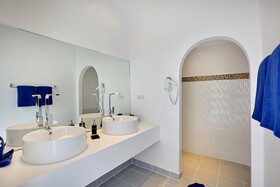 La Perle Luxury Boutique Hotel