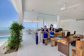 La Perle Luxury Boutique Hotel