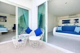 La Perle Luxury Boutique Hotel