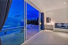 La Perle Luxury Boutique Hotel