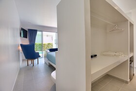 La Perle Luxury Boutique Hotel