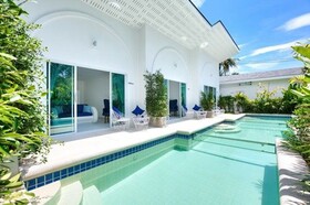 La Perle Luxury Boutique Hotel