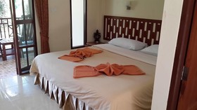 Rattana Guesthouse & Bungalow