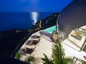 Villa Moonshadow