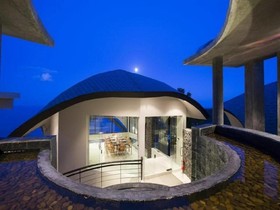Villa Moonshadow