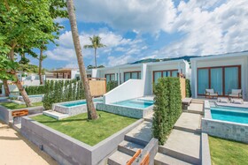 White Whale Beachfront Pool Villa