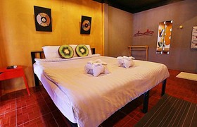 Baan Chalok Hostel