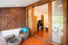 B52 Beach Resort