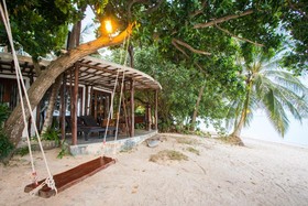B52 Beach Resort