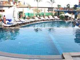 Drop In Club Resort & Spa