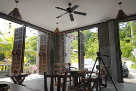 Haad Yao Bungalows