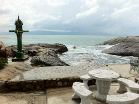 Lighthouse Bungalows and Restaurant