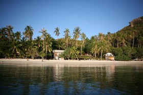 Lighthouse Bungalows and Restaurant