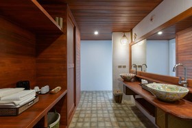 Pingchan Beachfront Resort