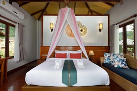 Pingchan Beachfront Resort